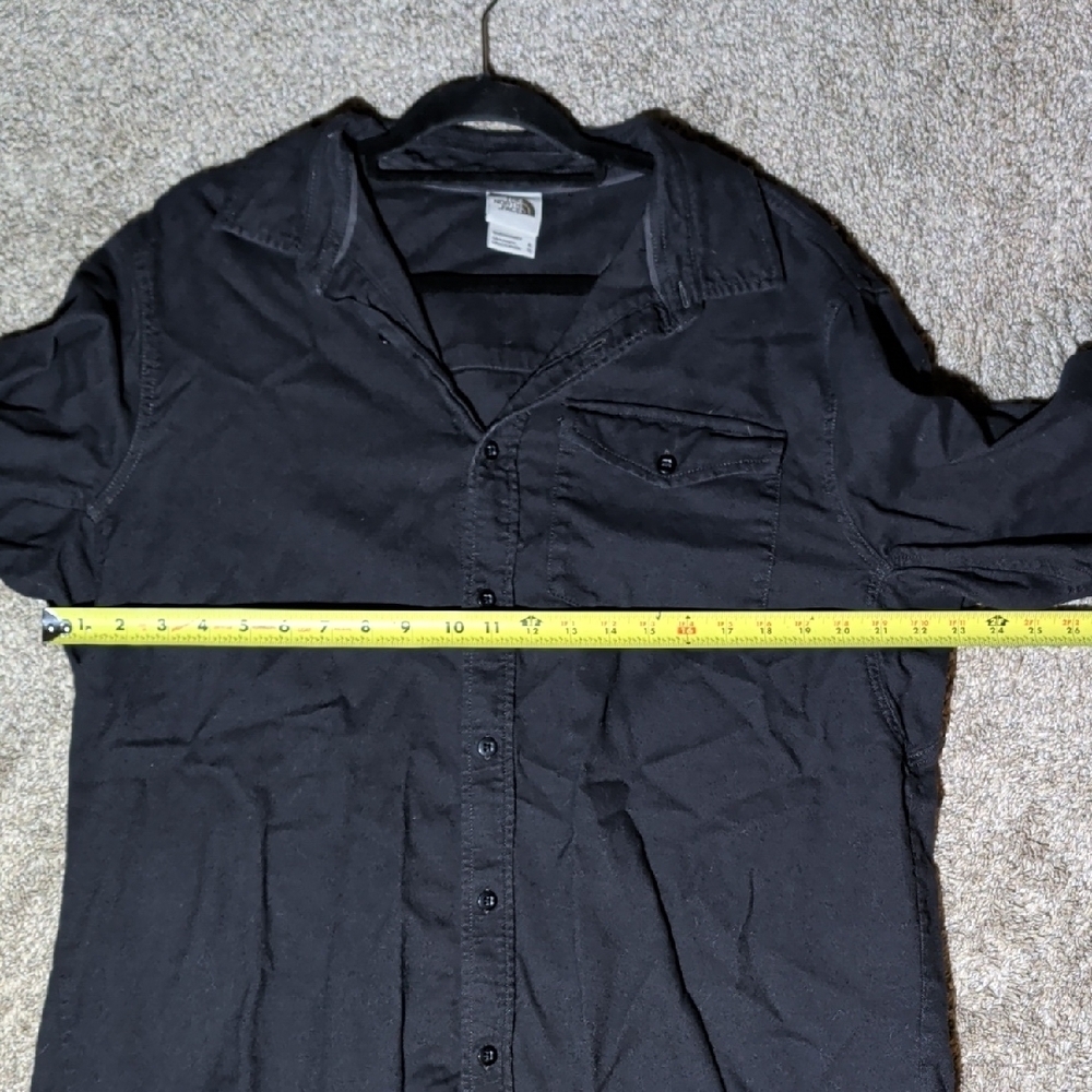 The North Face Black Men's Shirt with Logo Tag - Picture 10 of 11